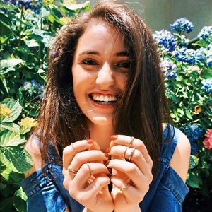 Meet your Posher, Alexa